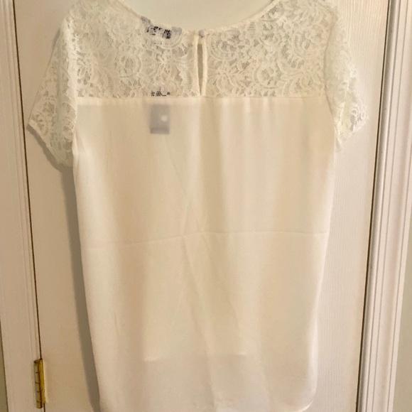 Express Off-white Lace Yolk Top - NWT - Medium - Picture 2 of 4